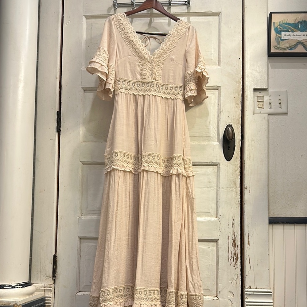Bluivy Cream Lace Maxi Dress with lace. You will love it, it’s brand new